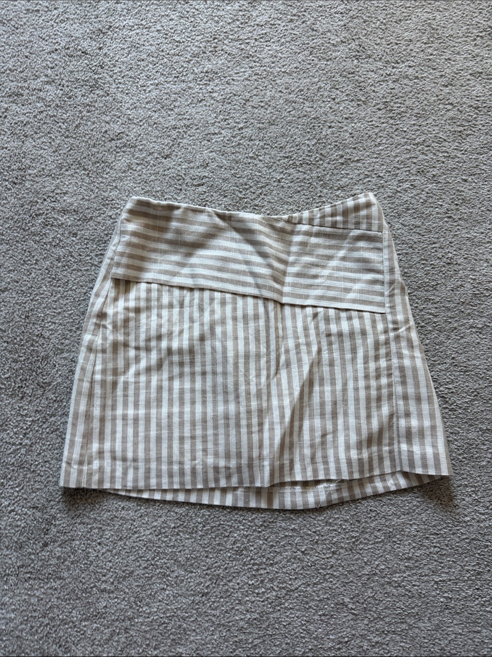 Storia Beige and White Striped Mini Skirt
